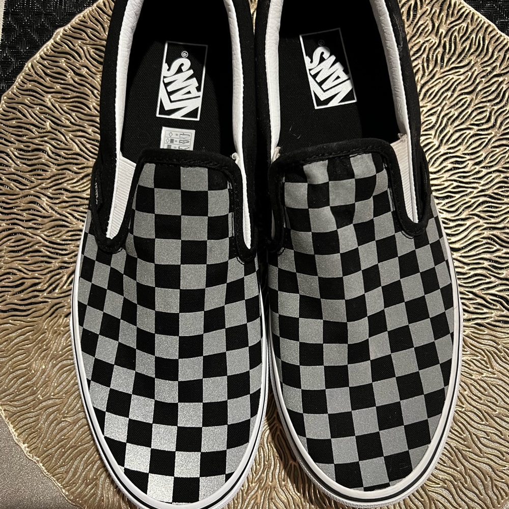 Men’s BLACK/PEWTER CHECK slip on Vans size 11
